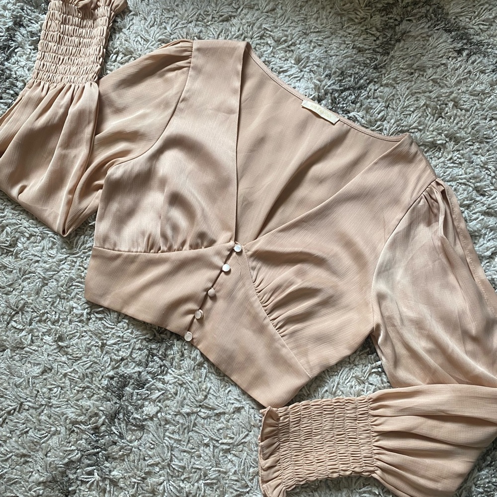 Long sleeved cropped top